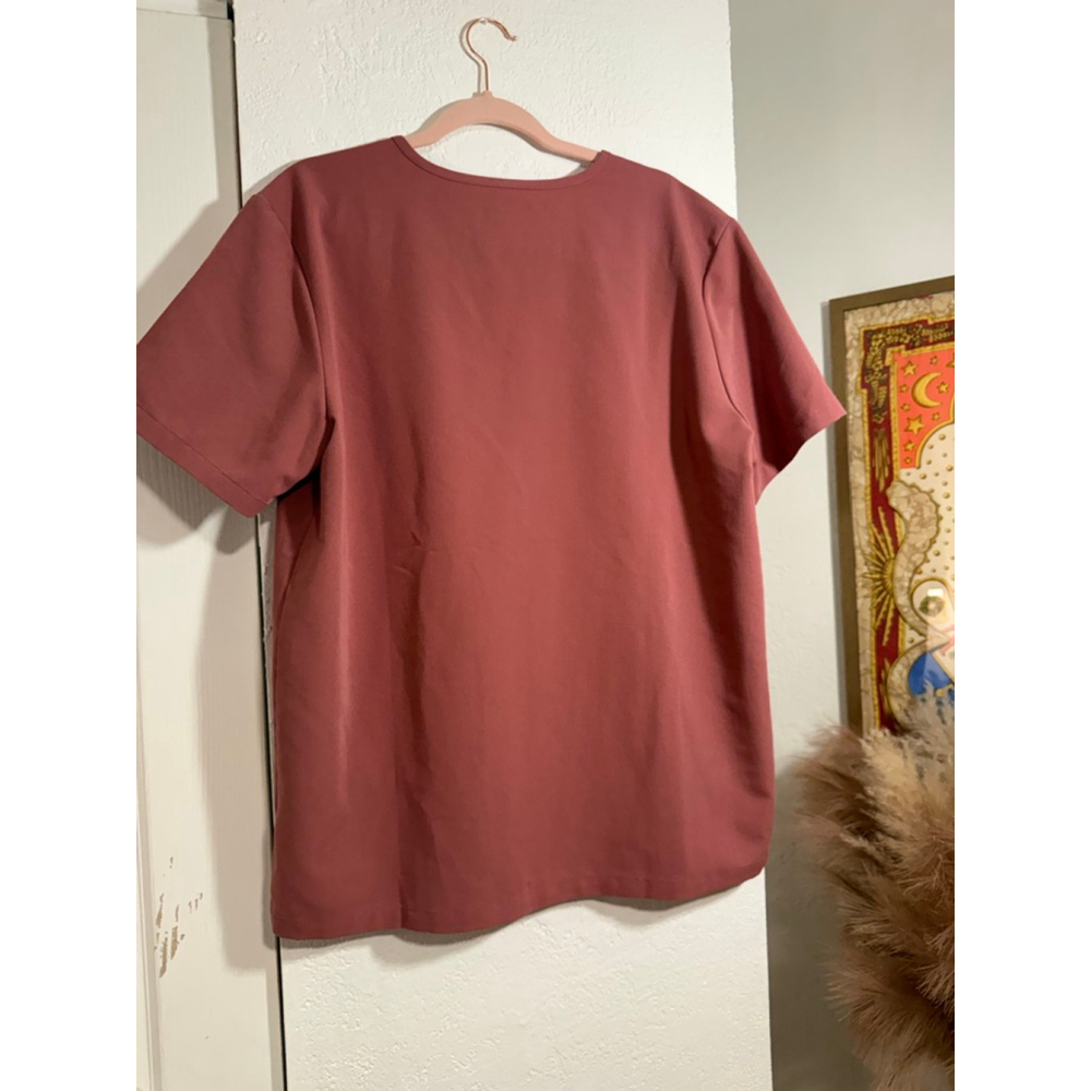 Preowned, FIGS Men's Leon™ Three-Pocket Scrub Top (Style# FM1500), PO2655,Large - Picture 5 of 5